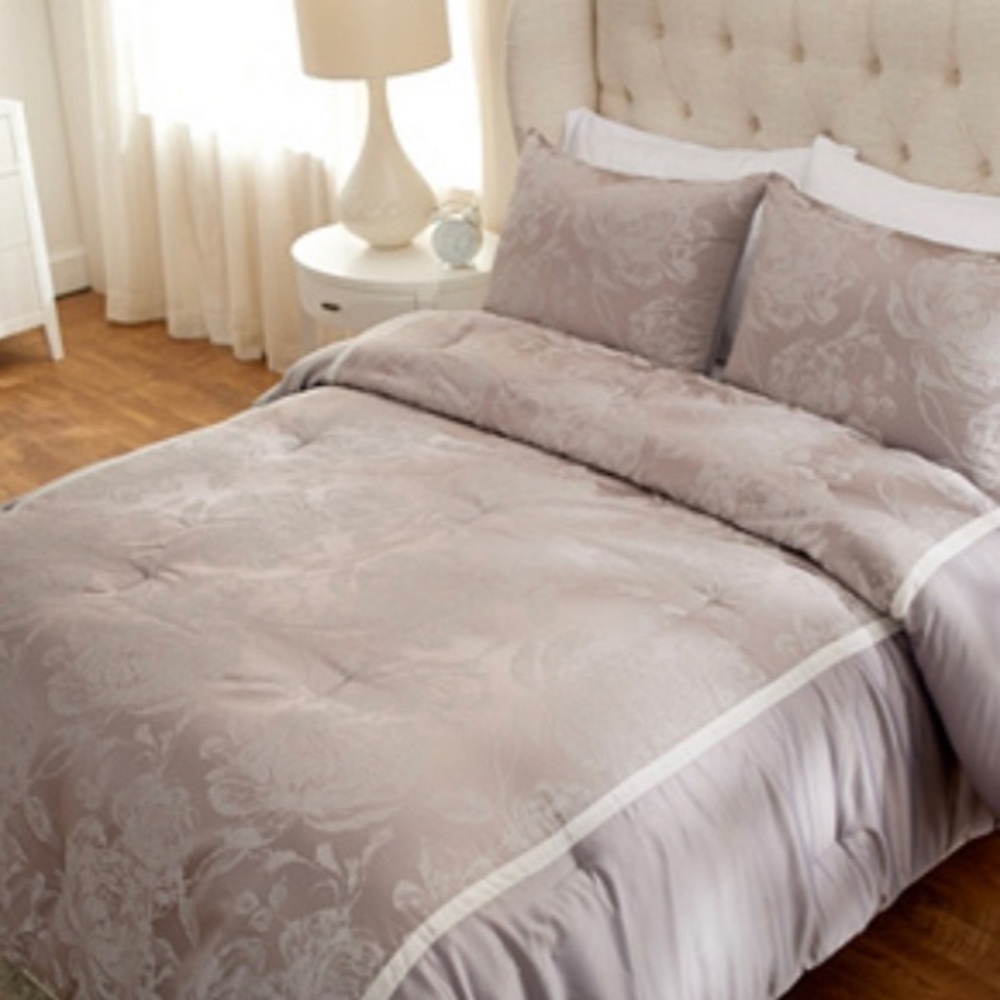Mauve- 3-Piece Queen Floral Comforter Set